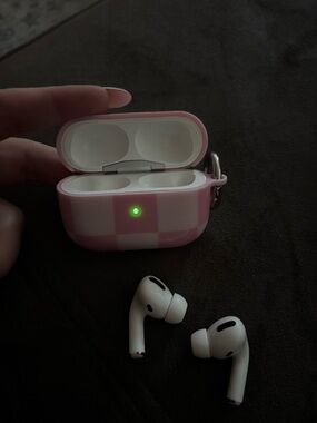 Apple AirPods Pro 1st Gen